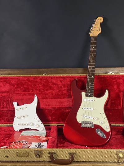 Fender 2021 Traditional II 60s Stratocaster Candy Apple Red